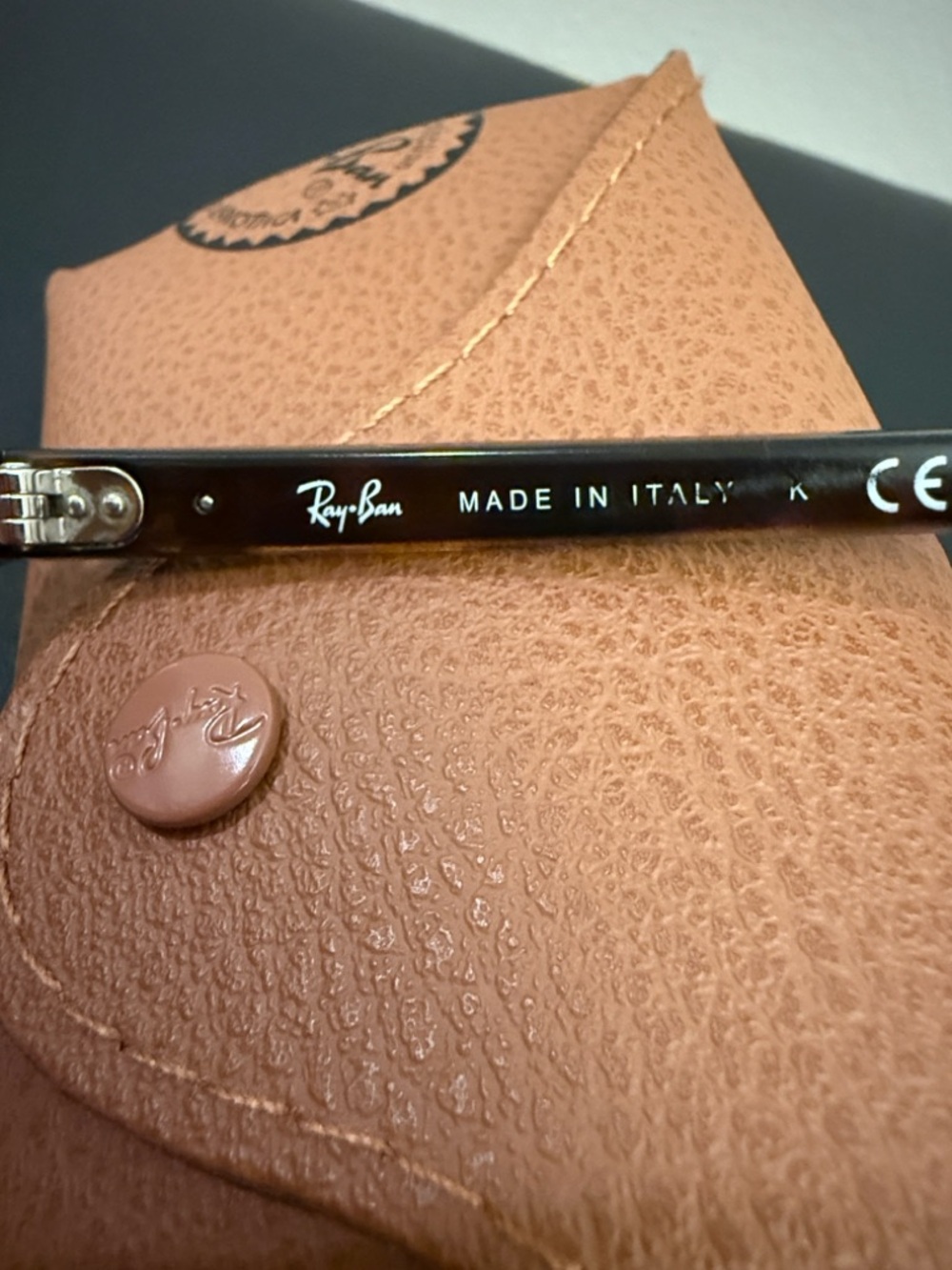 Used Ray-Ban Women's Brown Gradient Aviator Sunglasses Ray-Ban RB4162 - Picture 6 of 8